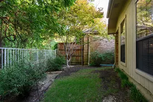 11904 Forest Lakes Ln, Dallas, TX 75230 - Photo 33