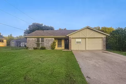 1008 Ivanhoe Street, Cleburne, TX 76033 - Photo 1