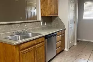 1104 11th St, Bridgeport, TX 76426 - Photo 3
