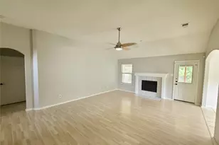 1101 Hidden Glade Dr, Mansfield, TX 76063 - Photo 5