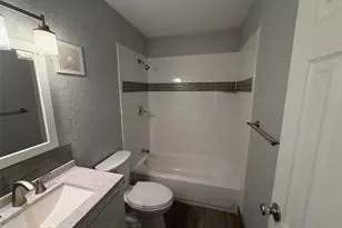 105 W Doyle St, Granbury, TX 76048 - Photo 11