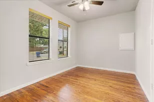 1310 W Laurel St, Sherman, TX 75092 - Photo 13
