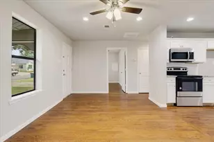 1310 W Laurel St, Sherman, TX 75092 - Photo 5