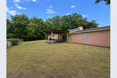 701 W Saunders Street, Trenton, TX 75490 - Photo 13