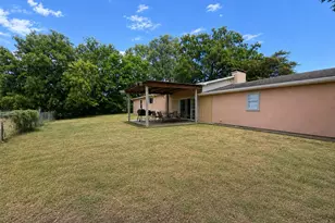 701 W Saunders St, Trenton, TX 75490 - Photo 13