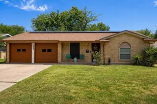 3122 Lark Ln, Irving, TX 75062 - Photo 1