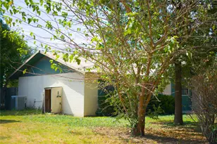 905 N 9th St, San Saba, TX 76877 - Photo 3