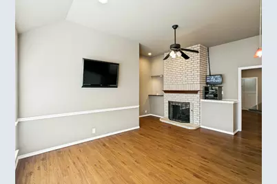 10228 Fieldcrest Drive, Benbrook, TX 76126 - Photo 11