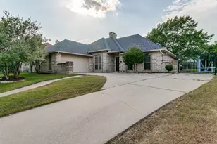 10228 Fieldcrest Dr, Benbrook, TX 76126 - Photo 1