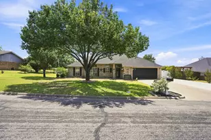 204 Cloverdale St, Hillsboro, TX 76645 - Photo 3