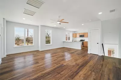 341 Bryan, Denton, TX 76201 - Photo 7