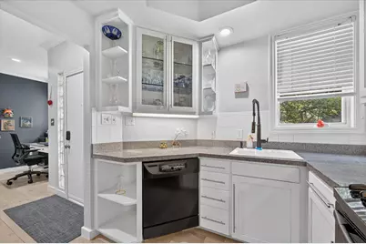 4040 Avondale Avenue #309, Dallas, TX 75219 - Photo 9