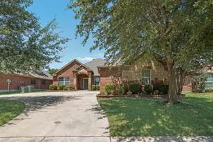 5836 Sunny Meadow Ln, Grand Prairie, TX 75052 - Photo 3