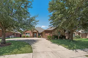 5836 Sunny Meadow Ln, Grand Prairie, TX 75052 - Photo 1