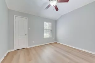 5836 Sunny Meadow Ln, Grand Prairie, TX 75052 - Photo 21