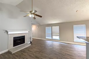 323 Teakwood Ln, Lewisville, TX 75067 - Photo 9