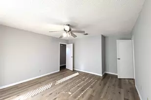 323 Teakwood Ln, Lewisville, TX 75067 - Photo 17