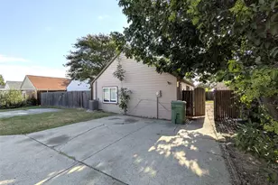 323 Teakwood Ln, Lewisville, TX 75067 - Photo 29