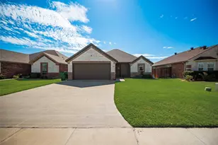 141 Shawnee St, Greenville, TX 75402 - Photo 1