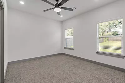 405 W Hull Street, Denison, TX 75020 - Photo 9