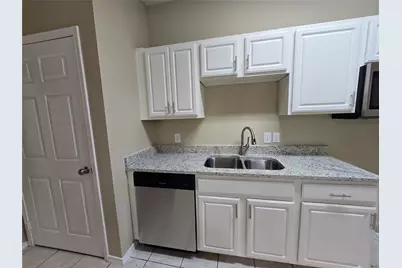 911 Lake Drive, Grand Prairie, TX 75051 - Photo 7
