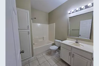 911 Lake Drive, Grand Prairie, TX 75051 - Photo 13