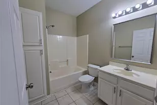 911 Lake Dr, Grand Prairie, TX 75051 - Photo 13
