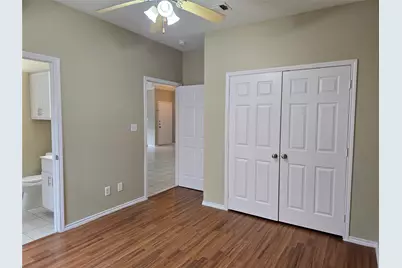 911 Lake Drive, Grand Prairie, TX 75051 - Photo 11
