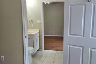 911 Lake Dr, Grand Prairie, TX 75051 - Photo 9
