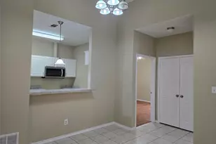 911 Lake Dr, Grand Prairie, TX 75051 - Photo 5