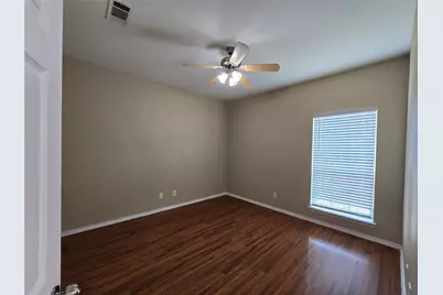 911 Lake Drive, Grand Prairie, TX 75051 - Photo 15