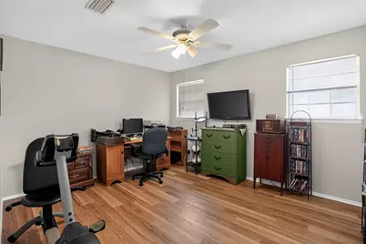 2125 Meadow Glen, Irving, TX 75060 - Photo 29