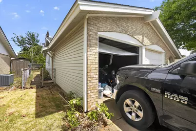 2125 Meadow Glen, Irving, TX 75060 - Photo 7