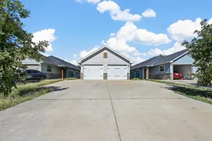 607 E Carter St, Sherman, TX 75090 - Photo 1