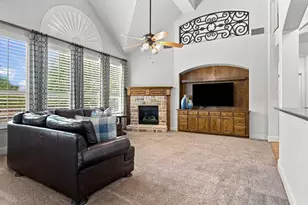 1920 Los Cabos Ln, Arlington, TX 76012 - Photo 9