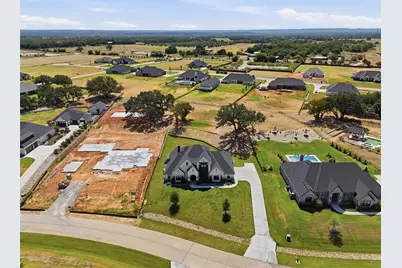 3022 Southern Rise Court, Granbury, TX 76049 - Photo 37