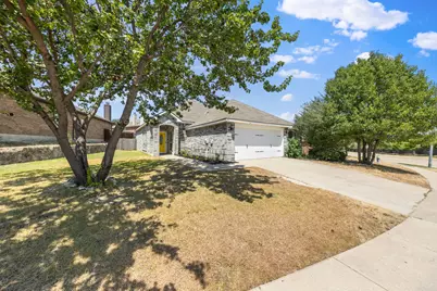 8275 Clarksprings Drive, Dallas, TX 75236 - Photo 3