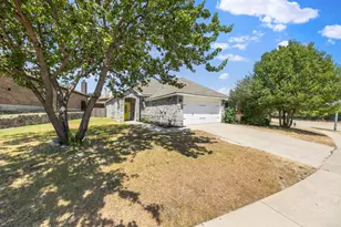 8275 Clarksprings Dr, Dallas, TX 75236 - Photo 3