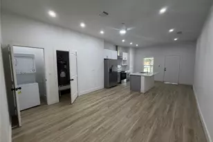 808 W 10th St, Dallas, TX 75208 - Photo 3
