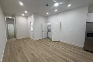 808 W 10th St, Dallas, TX 75208 - Photo 11