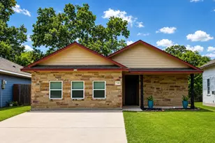 719 E 6th St, Bonham, TX 75418 - Photo 1