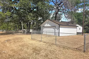 100 Crow St, Mabank, TX 75156 - Photo 3