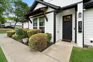 407 W Light St, Waxahachie, TX 75165 - Photo 3