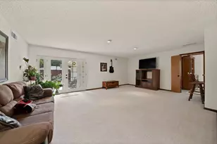 9630 Fallbrook Dr, Dallas, TX 75243 - Photo 17