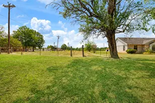 537 Farm Road 2820, Sumner, TX 75486 - Photo 21