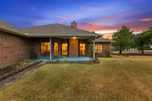 611 Dancer Ln, Lancaster, TX 75146 - Photo 25