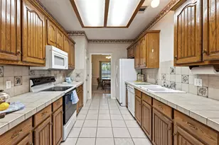 611 Dancer Ln, Lancaster, TX 75146 - Photo 39