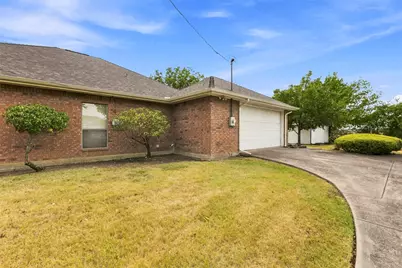 611 Dancer Lane, Lancaster, TX 75146 - Photo 33