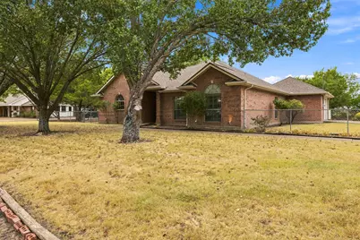 611 Dancer Lane, Lancaster, TX 75146 - Photo 1