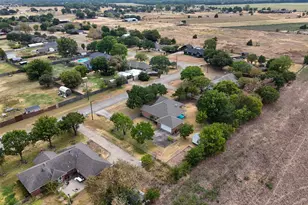 611 Dancer Ln, Lancaster, TX 75146 - Photo 37